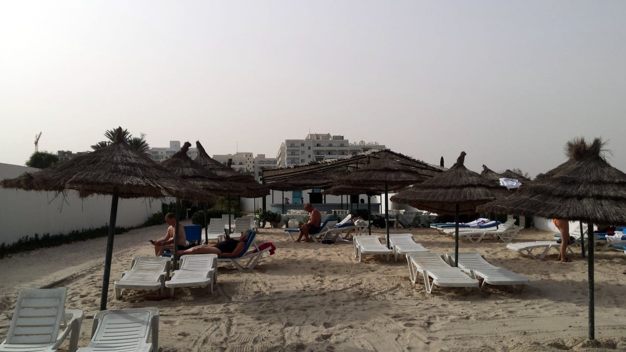 Der feinsandige Strand Royal Jinene