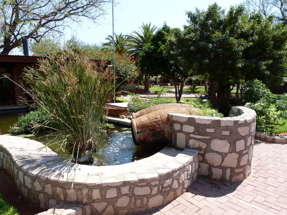 Teich Kalahari Anib Lodge