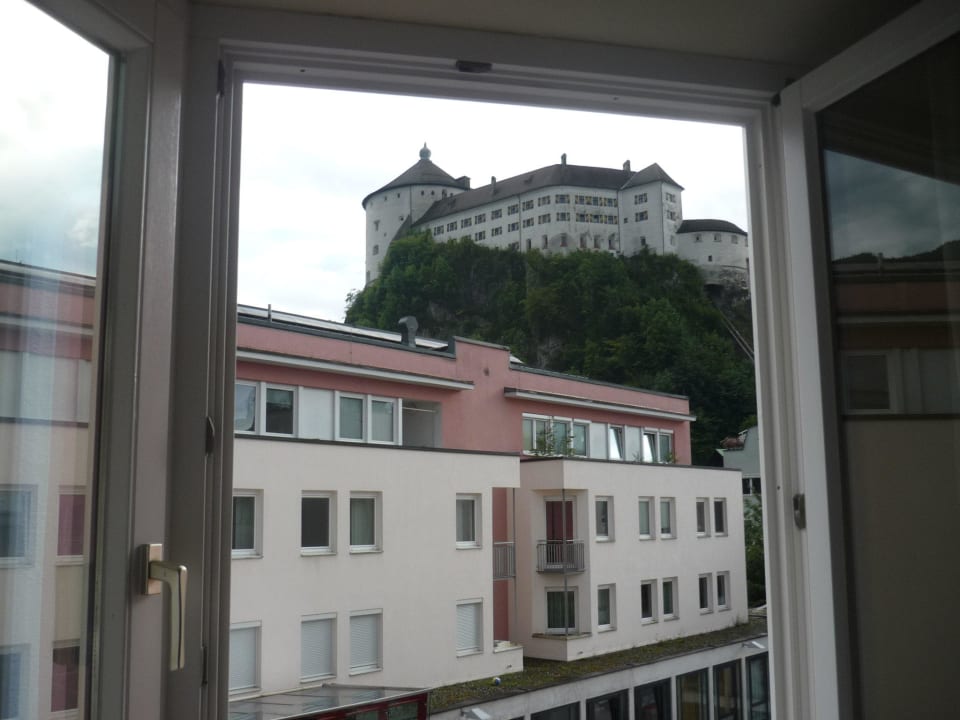 Blick aus dem Zimmer auf die Festung Hotel Stadt Kufstein