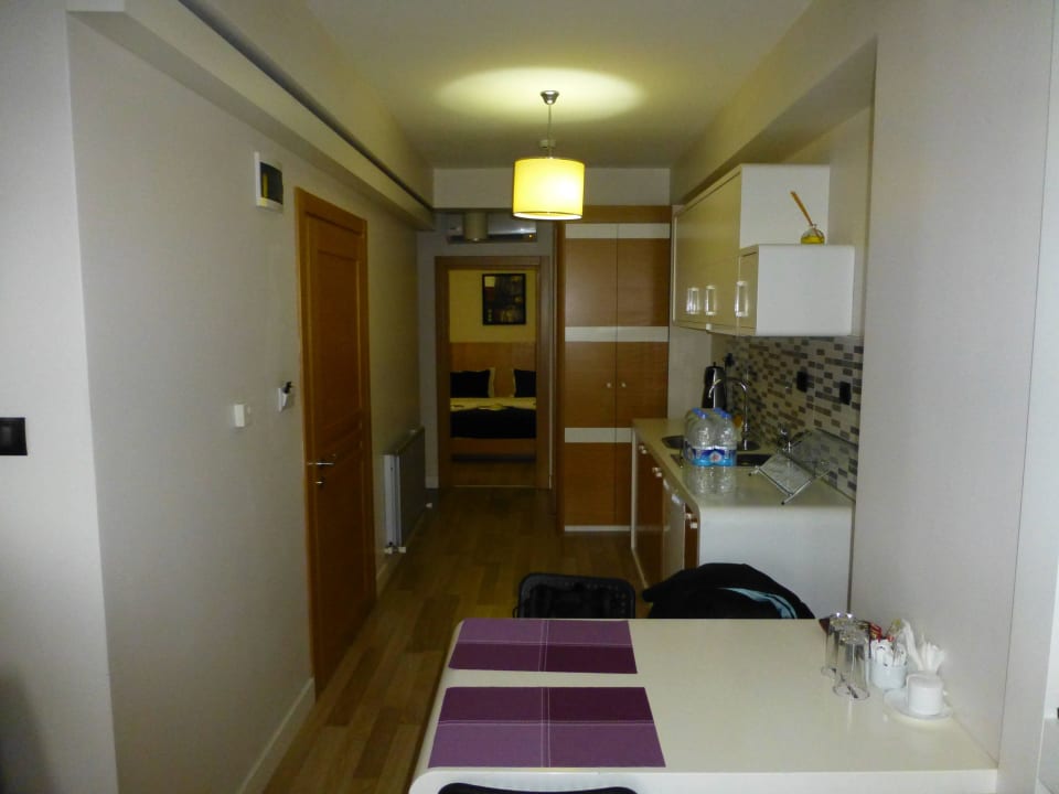 Flur mit Küchenzeile T-Loft Residence