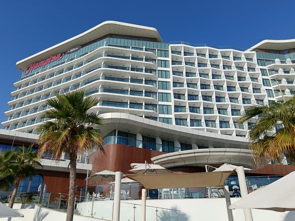 Außenansicht Hampton by Hilton Marjan Island