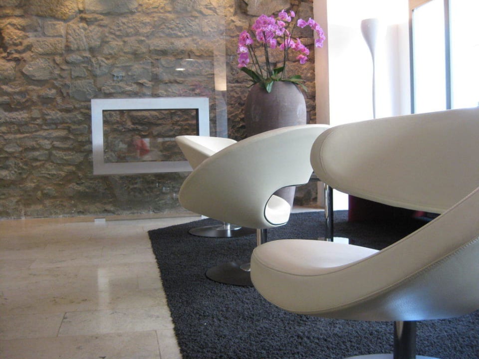 Sitzecke in der Lobby Sorell Hotel Rütli