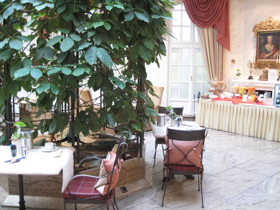 Blick in den Frühstücksraum  Best Western Hotel Rebstock