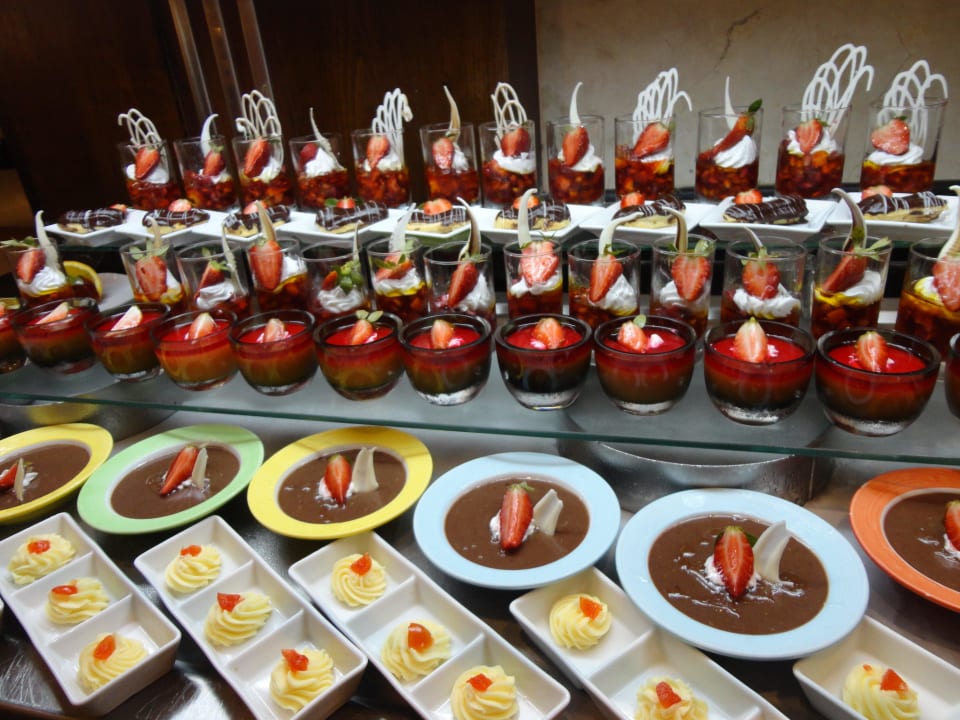 Für Naschkatzen ein Paradies SUNRISE Crystal Bay Resort