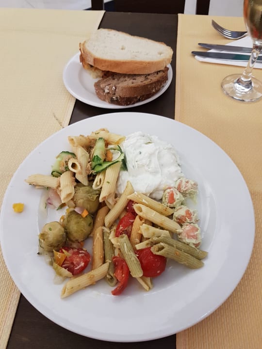 Gastro Grand Blue Beach Hotel