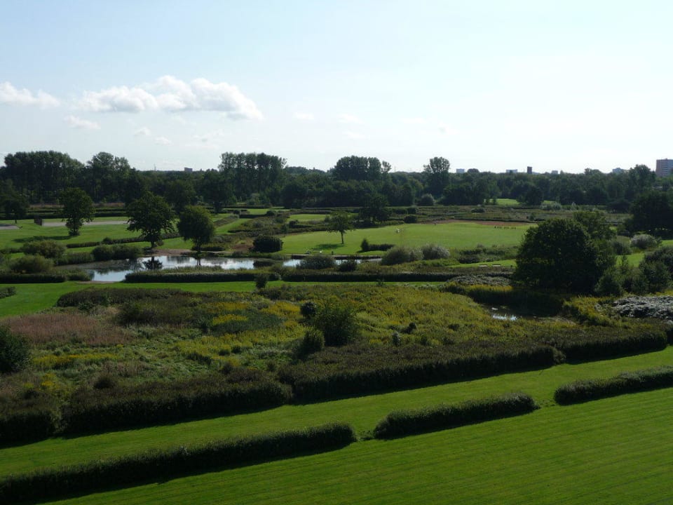 Sicht auf die Pferderennbahn NH Hamburg Horner Rennbahn