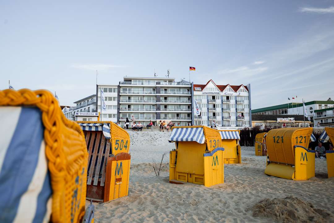 Außenansicht Strandhotel Duhnen / Aparthotel Kamp