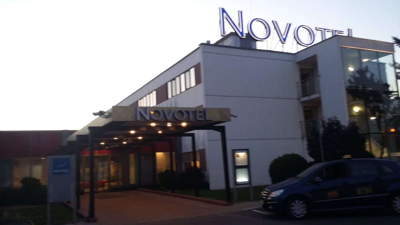 Wejście Hotel Novotel Wroclaw