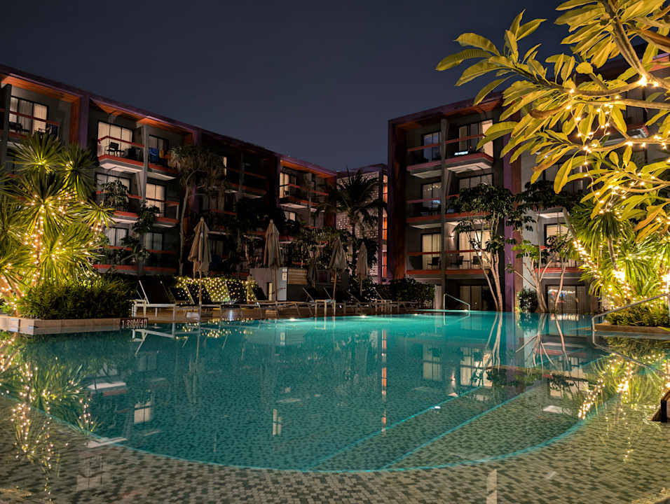 Pool Holiday Inn Express Phuket Patong Beach Central