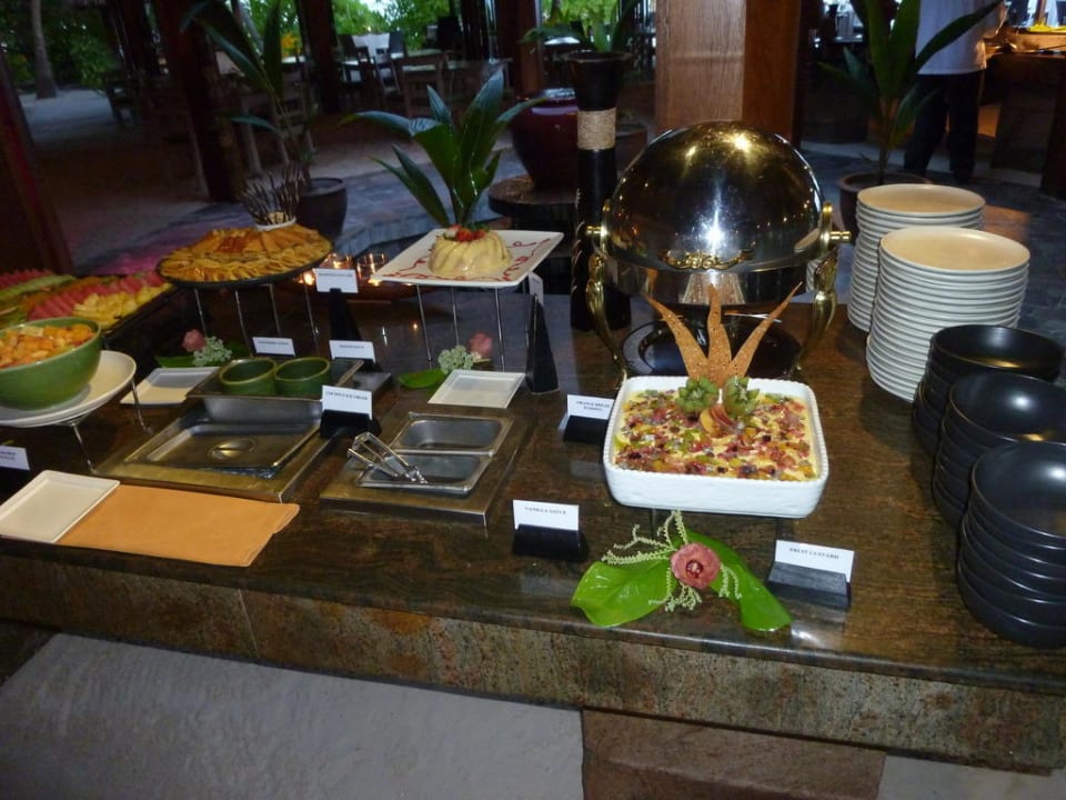 Buffet im Dhonveli Mirihi Island Resort