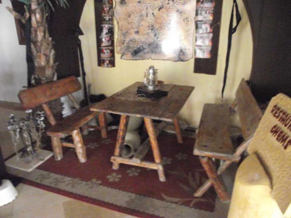 Vor dem Restaurant Alassio Hotel and Thalasso