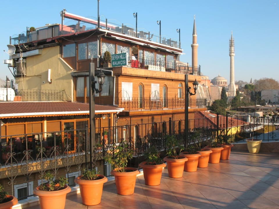 Вид с террасы Hotel & Pension Side