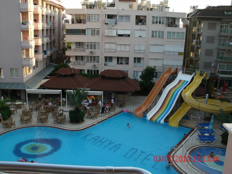 Blick vom Balkon auf die Hotelanlage Hotel Kahya