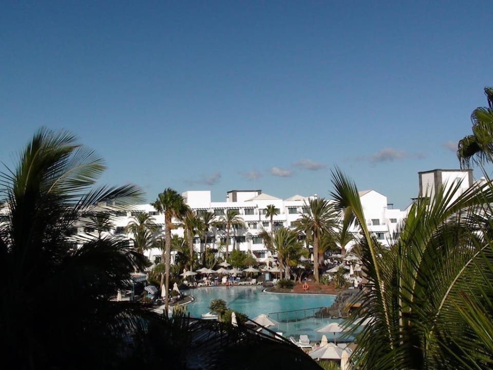 Pool und Garten Seaside Hotel Los Jameos