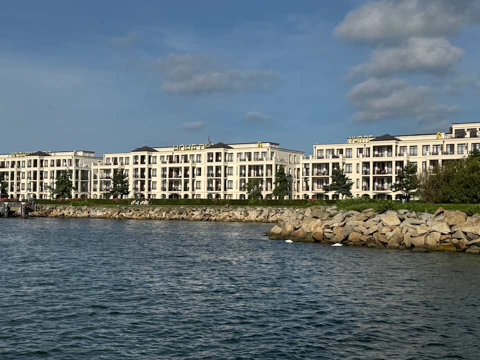 Außenansicht Hotel Yachthafenresidenz Hohe Düne