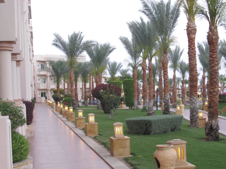 Weg zum Zimmer Pickalbatros Palace Resort
