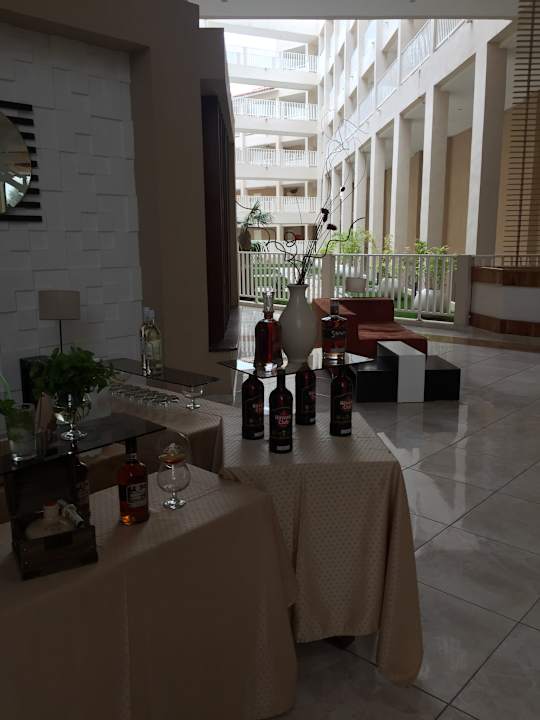 Lobby Sirenis Tropical Varadero