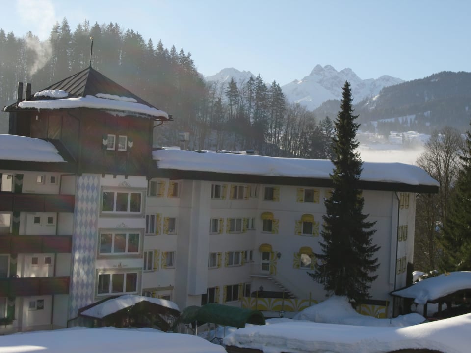 Hotelansicht Haupthaus Alpenhotel Oberstdorf