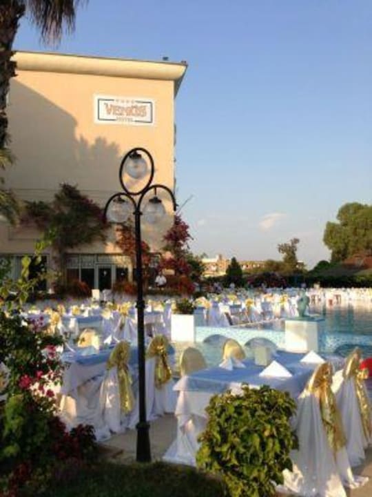 So wurden wir empfangen. nach 2 Stunden Busfahrt Bieno Club Venüs Hotel &Spa