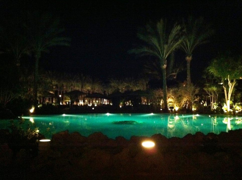 Pool abends Grand Makadi
