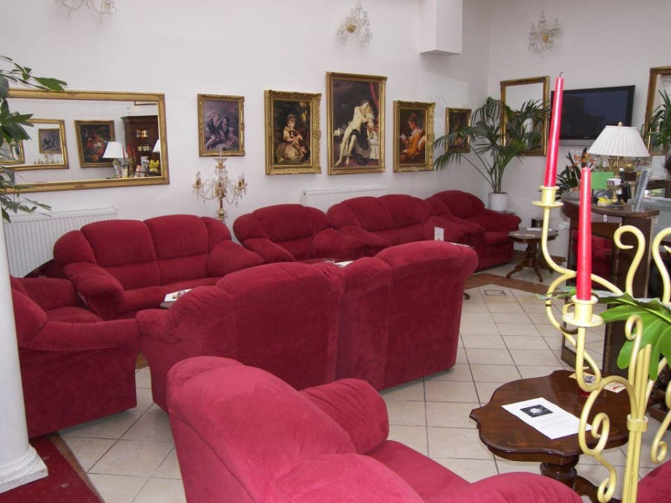 Sitzecke an der Rezeption Hotel Athena Palace