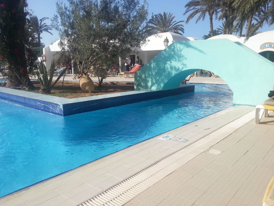 Die Brücke über den Pool Hotel Sangho Club Zarzis