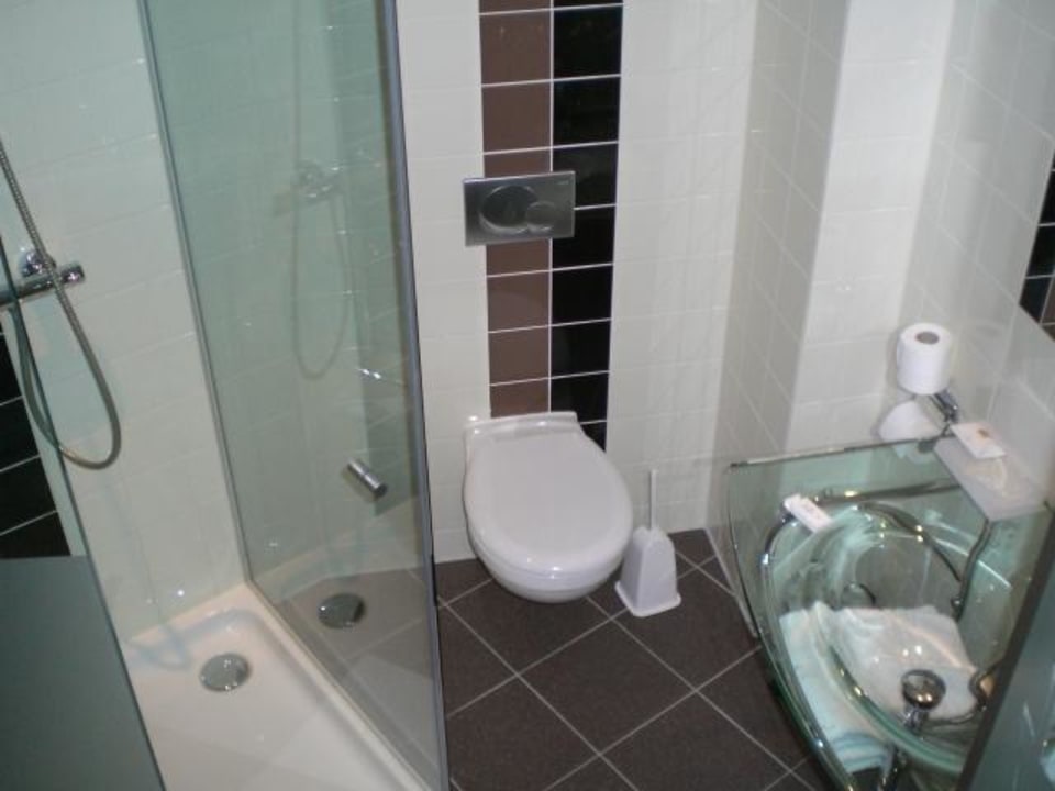 Duschkabine und WC WestCord City Centre Hotel Amsterdam
