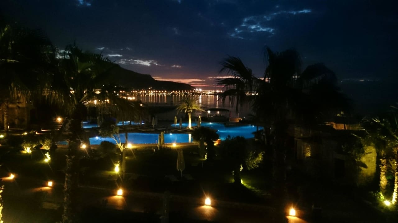 Ausblick vom Zimmer bei Nacht Ikaros Beach Luxury Resort & Spa - Adults Only
