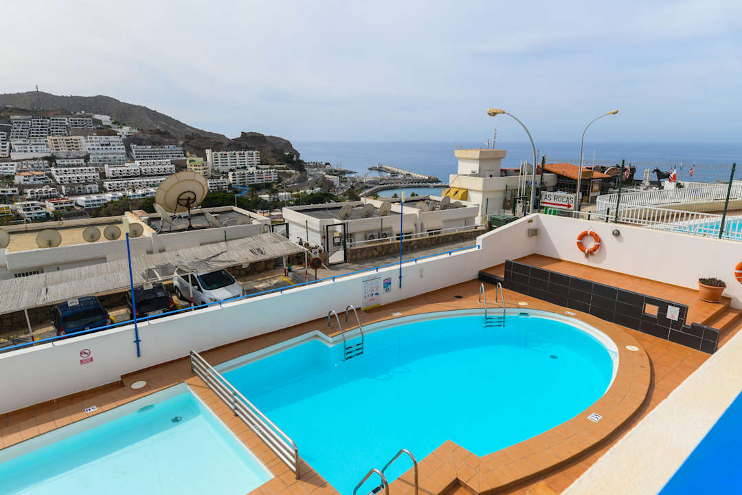 Pool Apartamentos LIVVO Puerto Bello