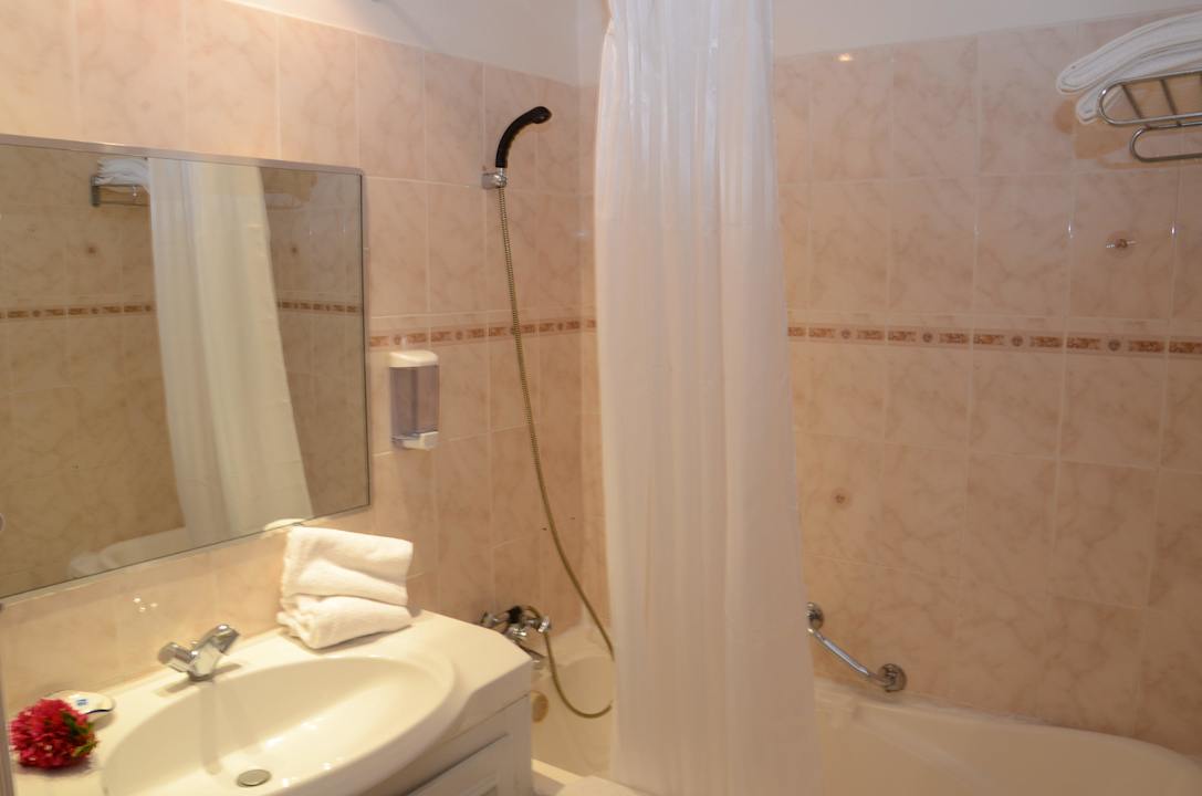 Baño Hotel Le Tivoli