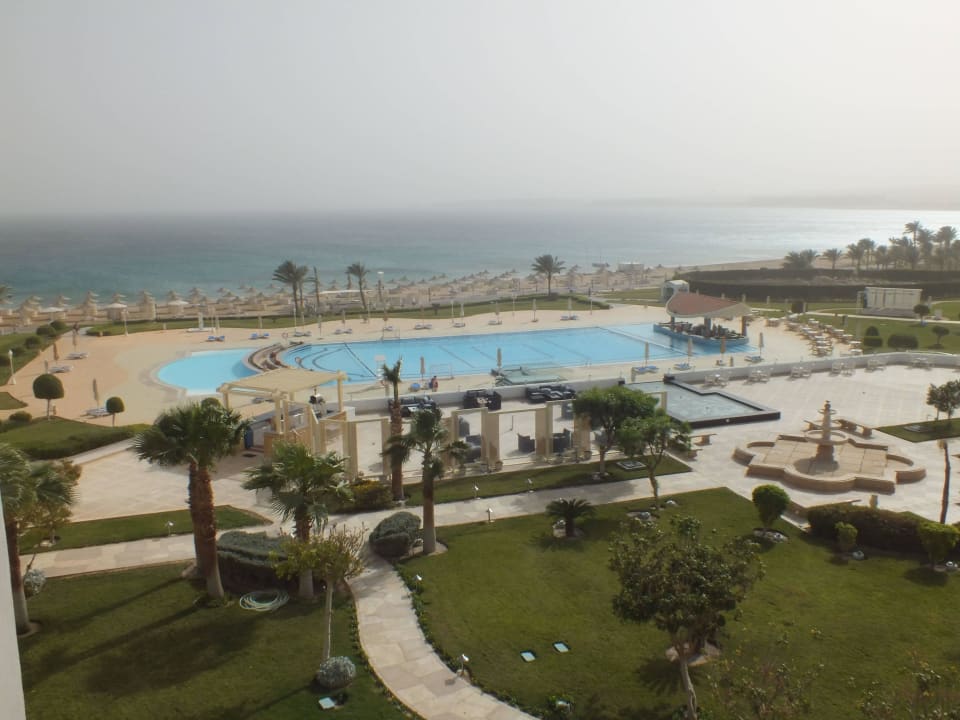 Ansicht auf die Anlage vom Hoteldach Old Palace Resort Sahl Hasheesh