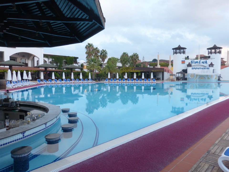 Hauptpool Emelda Sun Club