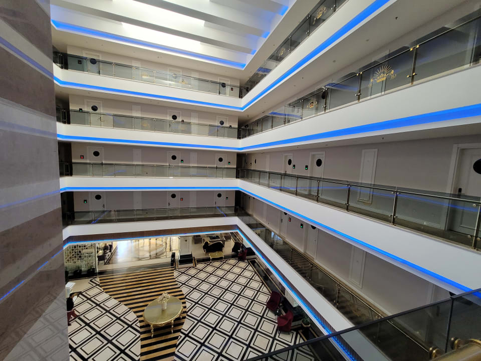 Lobby Mary Hotel Side