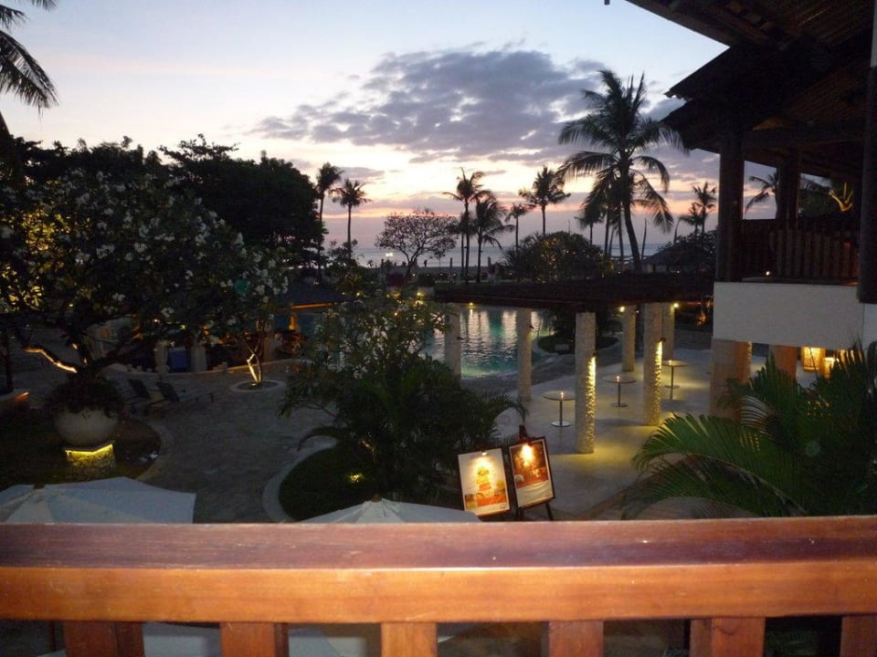 Abendstimmung im Hotel Holiday Inn Resort Baruna Bali