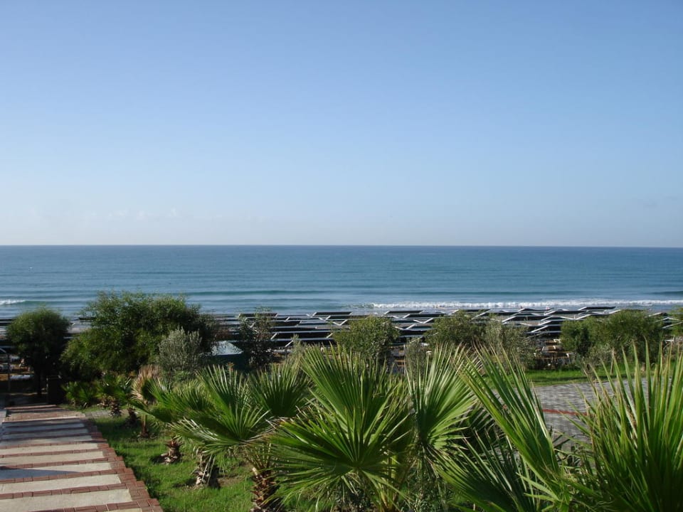 Der Weg zum Hotelstrand Alba Resort Hotel
