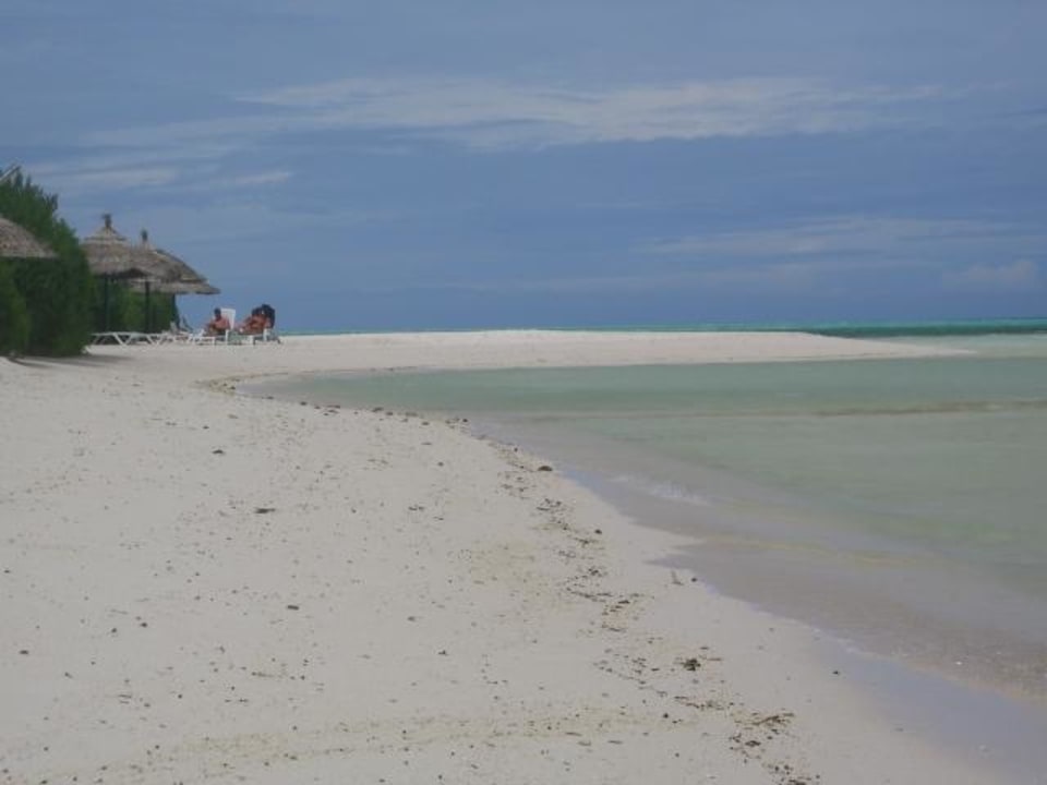 Der leere Strand Cinnamon Hakuraa Huraa Maldives