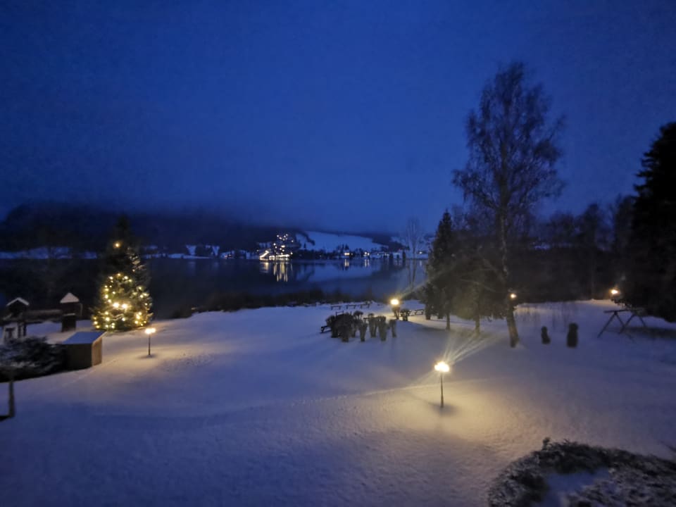 Außenansicht Hotel Bellevue am See