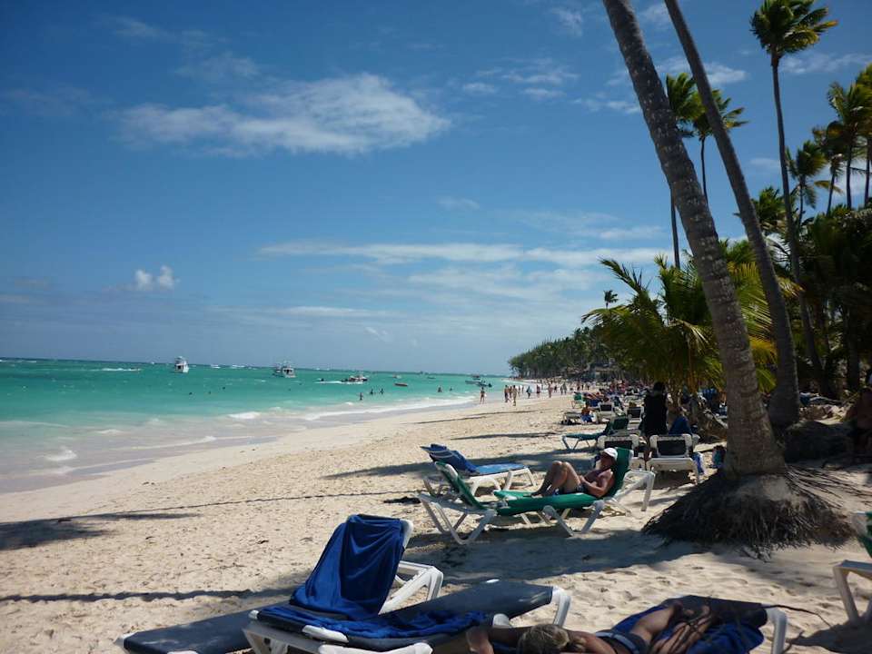 Strand rechts Hotel Grand Palladium Palace Resort, Spa & Casino