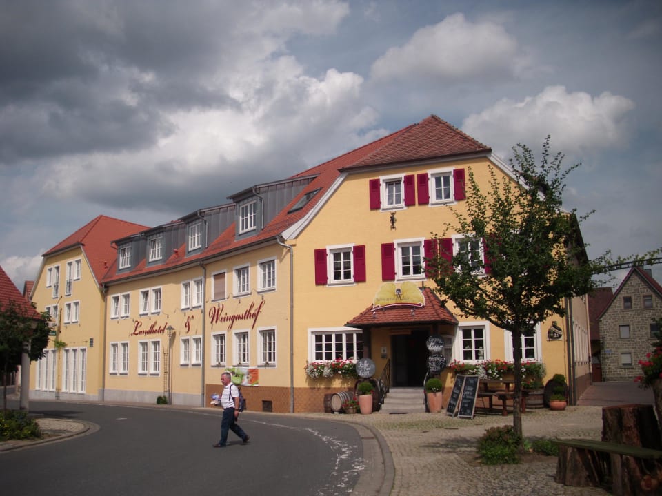 Hotel Schwarzer Adler Landhotel & Weingasthof Schwarzer Adler