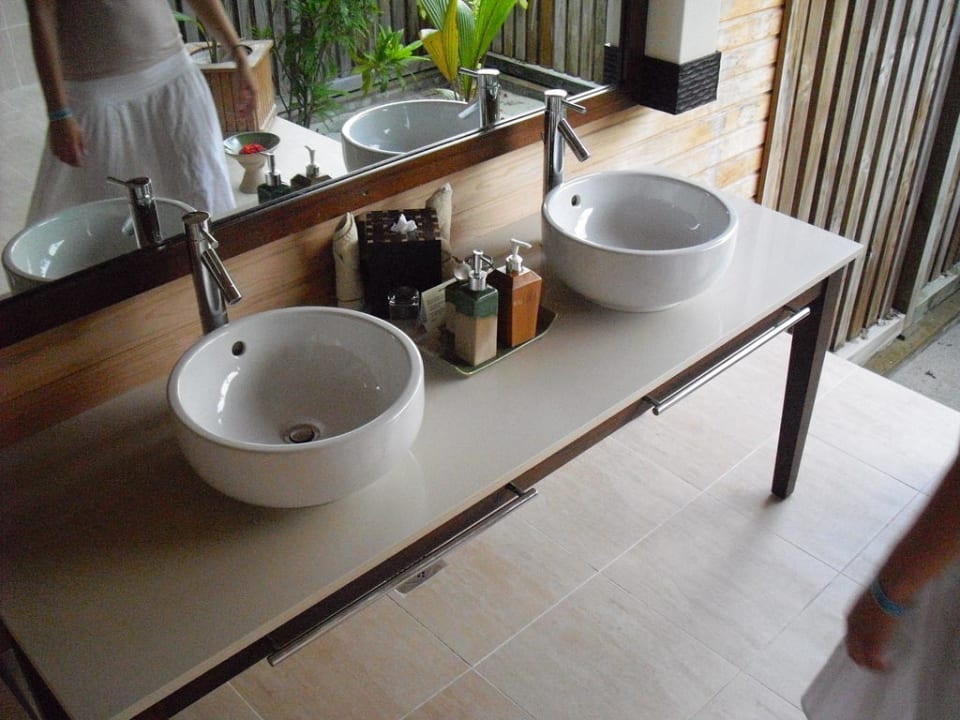 Bad im freien, O-Beachvilla 312 Kuredu Island Resort & Spa