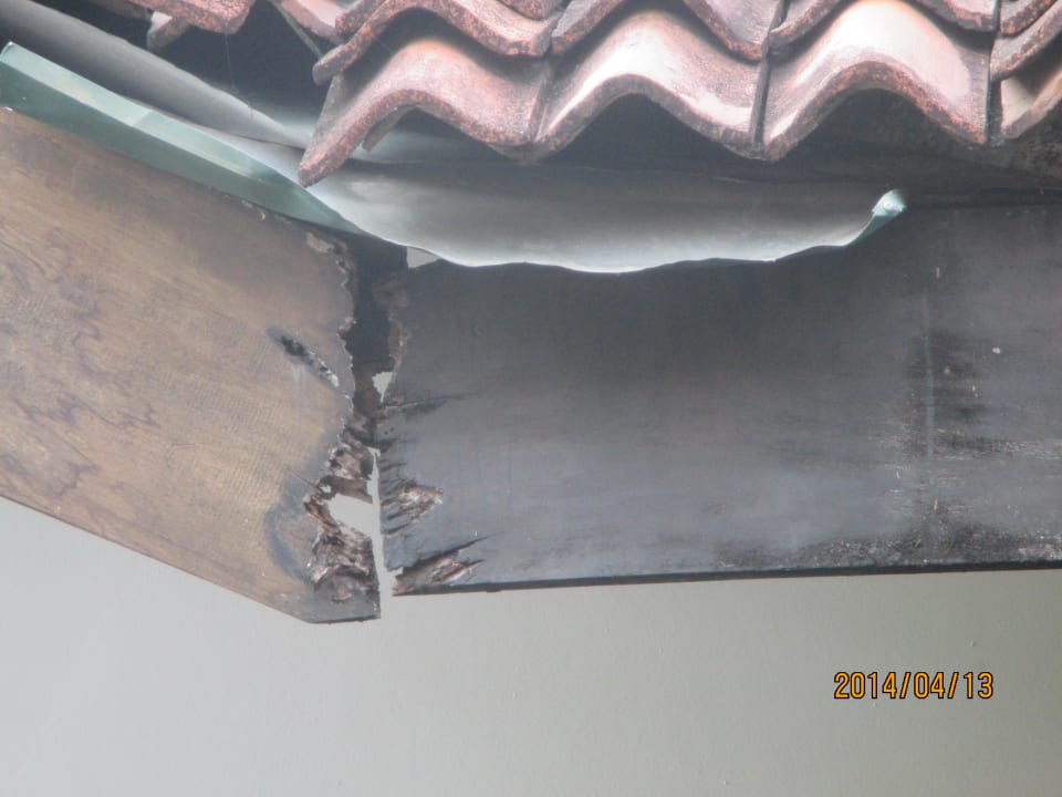 So sah es an vielen Stellen des Daches aus! Earl’s Reef Beruwala