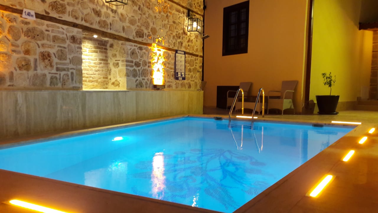 Pool Hotel 1207