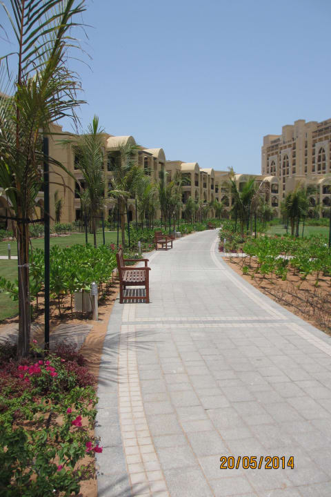 Beim Spatziergang DoubleTree by Hilton Resort & Spa Marjan Island