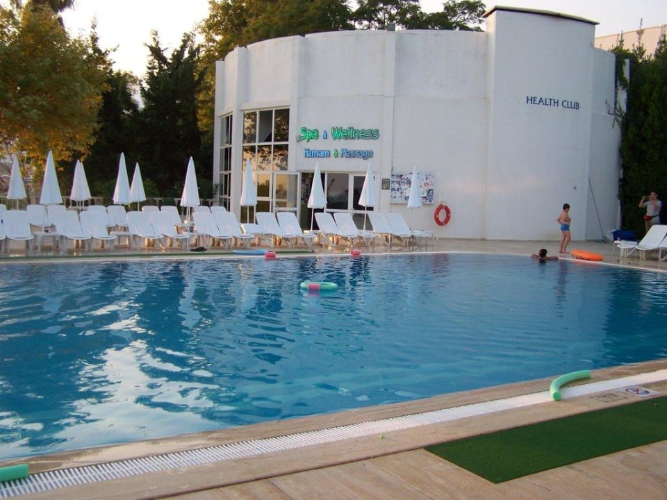 1 von 3 Pools Labranda Alantur Resort