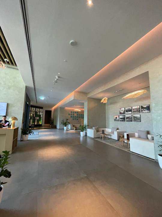 Lobby Mövenpick Resort Al Marjan Island