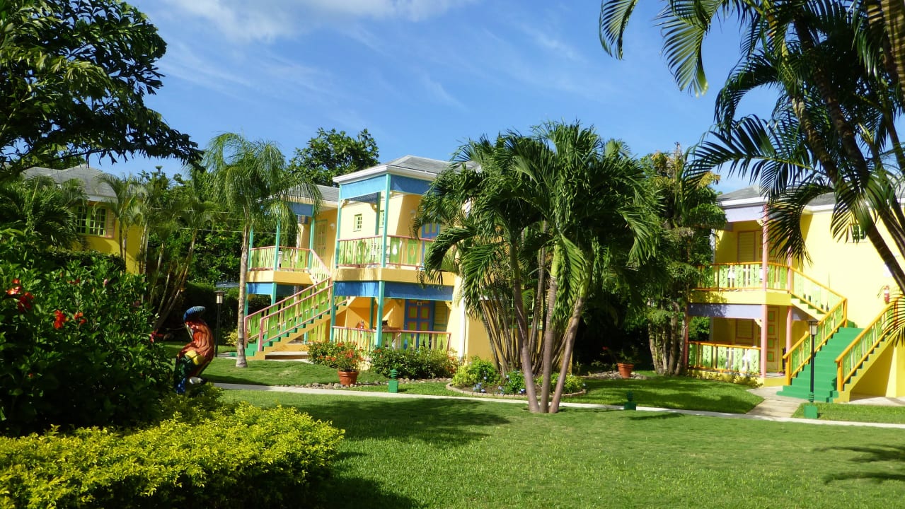 Garten und Cottage im Beachside Areal Hotel Grand Pineapple Beach Negril