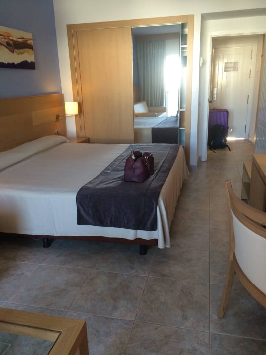 Blick aus Richtung Balkon ins Zimmer Club Jandia Princess