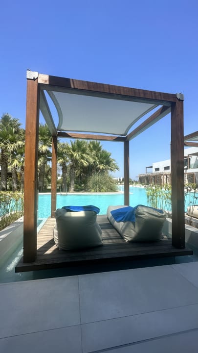 Pool Caravia Beach Hotel