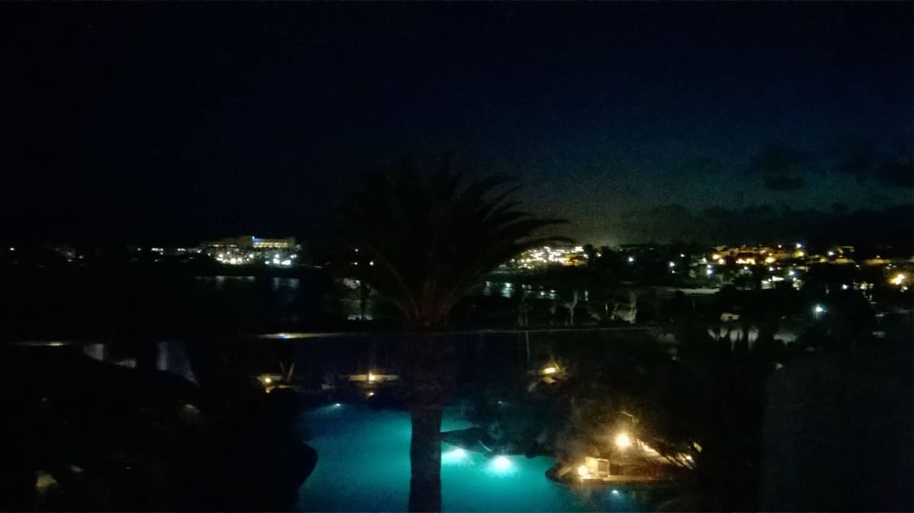 Beleuchteter Pool Paradisus by Meliá Salinas Lanzarote