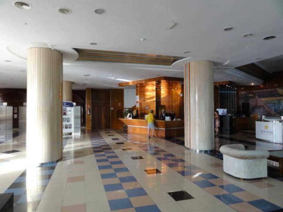 Lobby Iberostar Waves Bouganville Playa